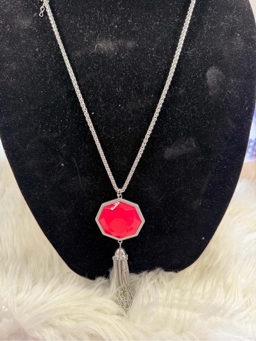 🩷5/$10🩷 Paparazzi Silver Chain Necklace with Red Octagon Pendant and Tassel